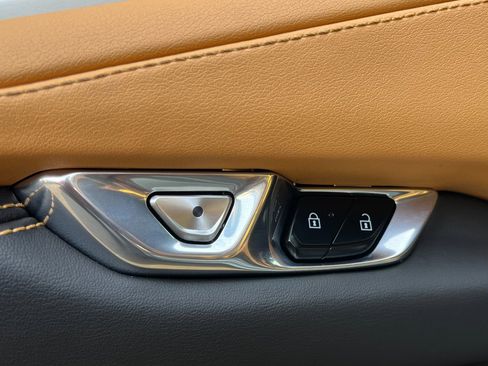 Used 2022 Chevrolet Corvette Stingray 2LT Z51 PERFORMANCE & w/ Z51 Performance Package image 35