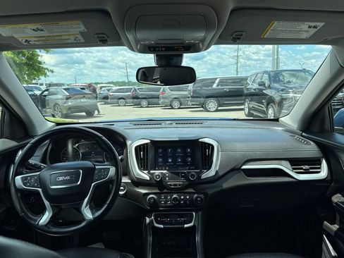 Used 2024 GMC Terrain SLT FWD image 17