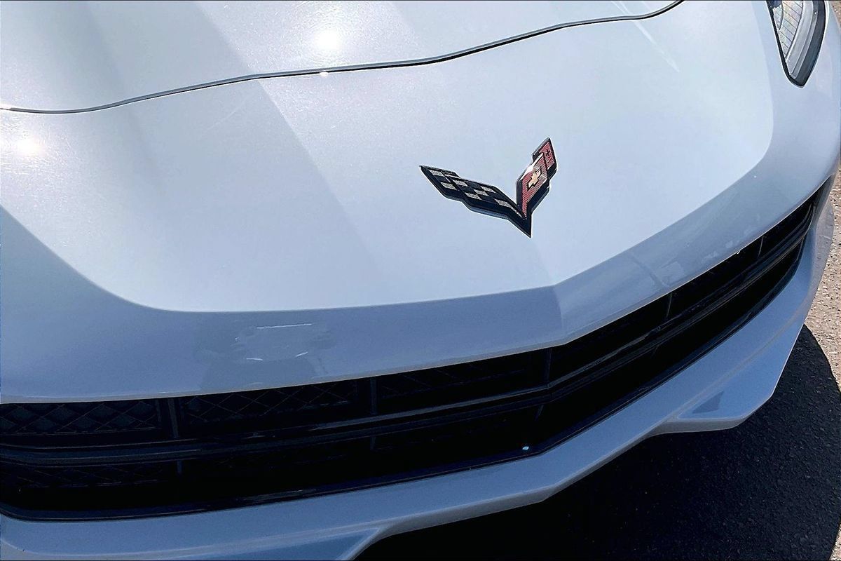 Used 2019 Chevrolet Corvette Stingray Coupe w/ Carbon Flash Badge Package RWD image 5