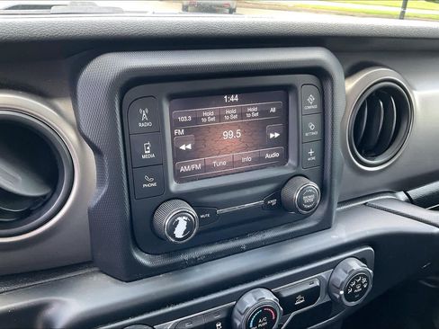 Used 2020 Jeep Gladiator Sport w/ Quick Order Package 24S AWD/4WD image 32