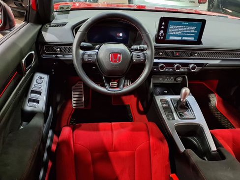 Used 2024 Honda Civic Type R image 10