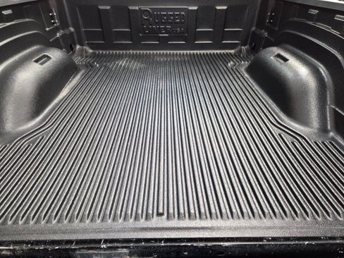 Used 2019 RAM 2500 Laramie w/ Black Appearance Package AWD/4WD image 29