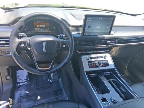 Used 2023 Lincoln Aviator AWD w/ Premium Package image 12