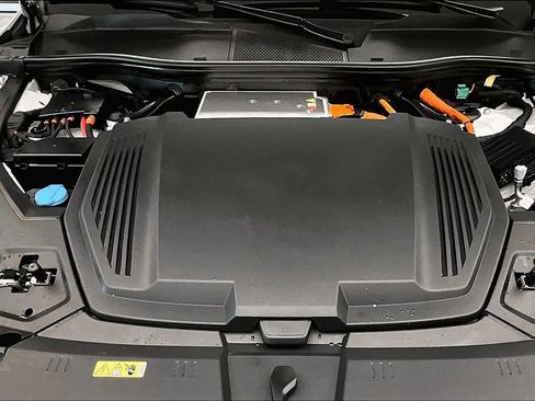 Certified 2024 Audi Q8 e-tron Premium Plus w/ Premium Plus Package image 29