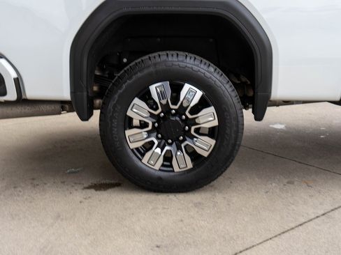 Used 2024 GMC Sierra 3500 Denali w/ Denali Reserve Package image 38