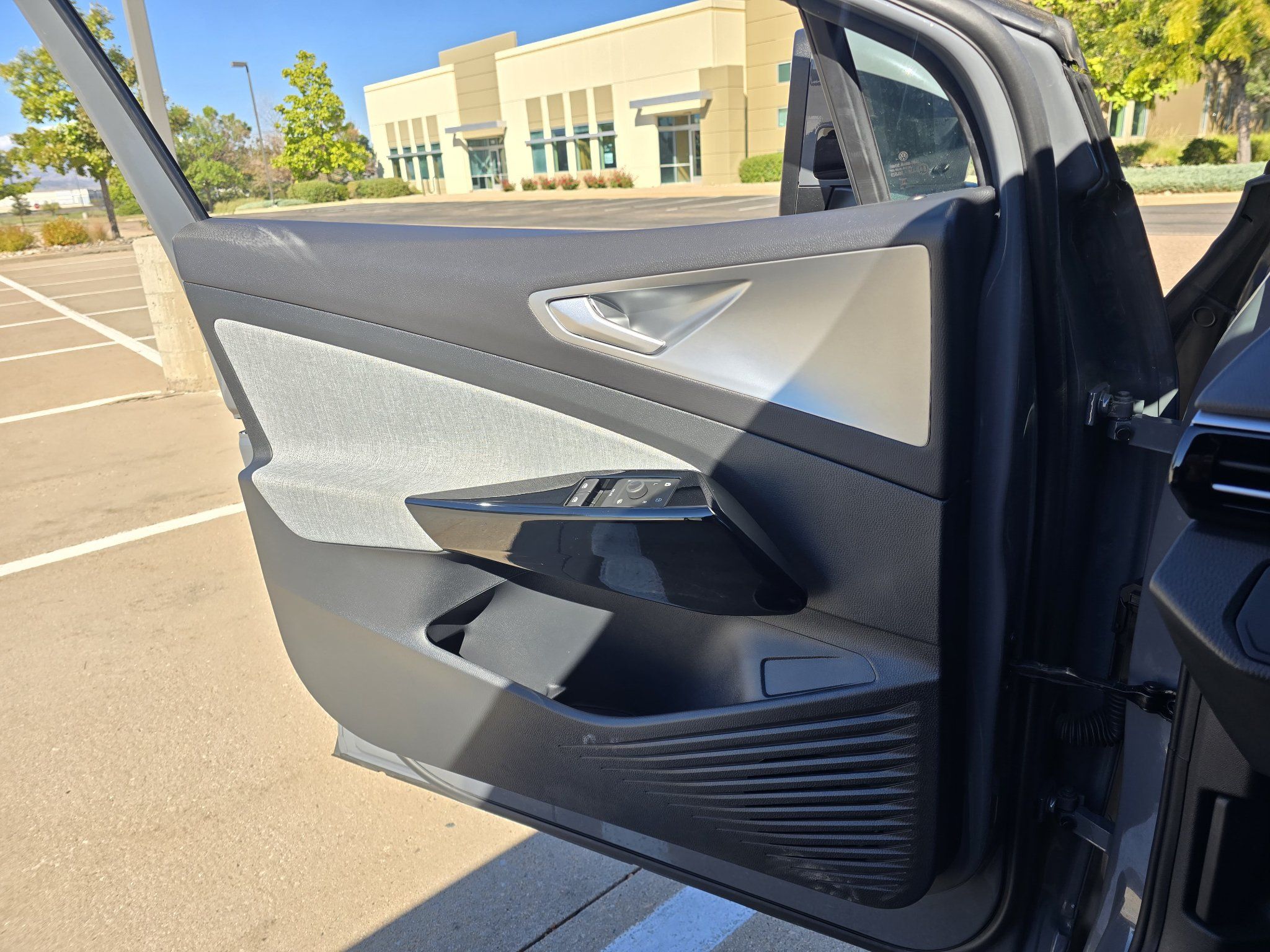 Used 2024 Volkswagen ID.4 2WD image 18