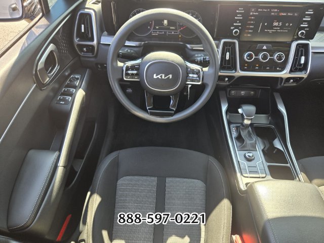 Used 2023 Kia Sorento LX FWD image 13