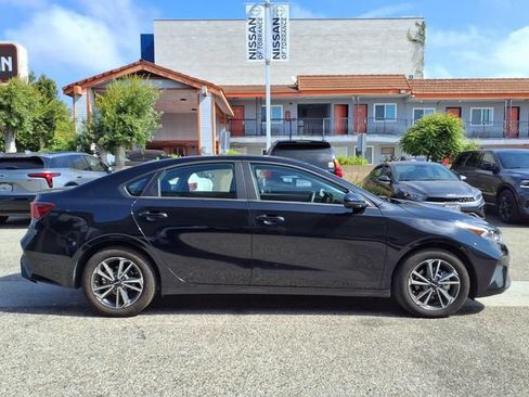 Used 2023 Kia Forte LXS FWD image 23
