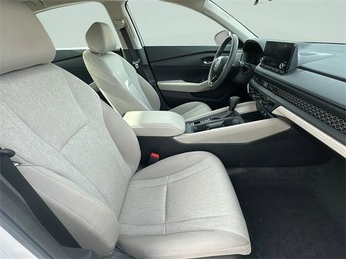 Certified 2025 Honda Accord LX image 19