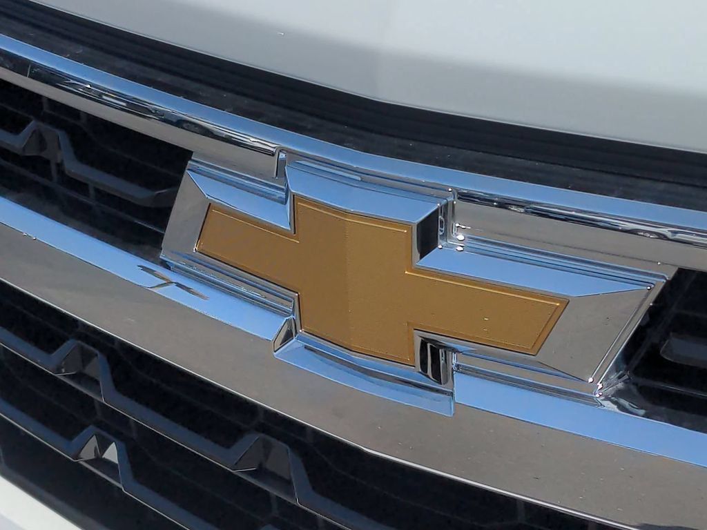 Used 2023 Chevrolet Silverado 1500 LT AWD/4WD image 31