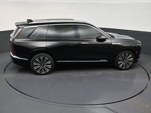 Used 2026 Cadillac Vistiq Premium Luxury AWD/4WD image 17