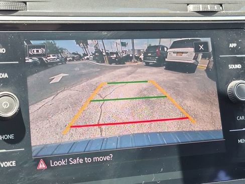 Used 2022 Volkswagen Tiguan SE FWD image 15