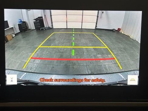 Used 2025 Toyota Camry SE w/ Convenience Package image 21