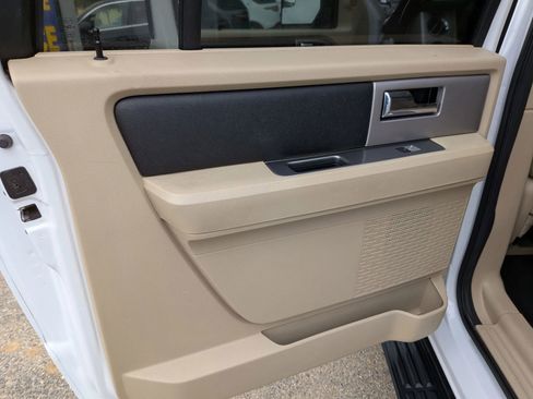 Used 2017 Ford Expedition EL XLT w/ Equipment Group 202A image 26