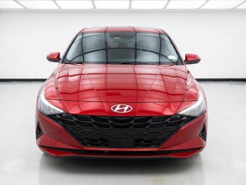 Used 2023 Hyundai Elantra SEL w/ Convenience Package FWD image 2