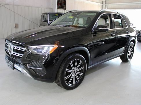 Used 2024 Mercedes-Benz GLE 450e 4MATIC w/ Warmth & Comfort Package image 41