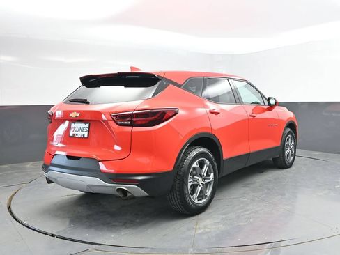 Used 2025 Chevrolet Blazer LT FWD image 9