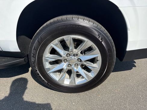 Used 2023 Chevrolet Suburban Premier RWD image 36