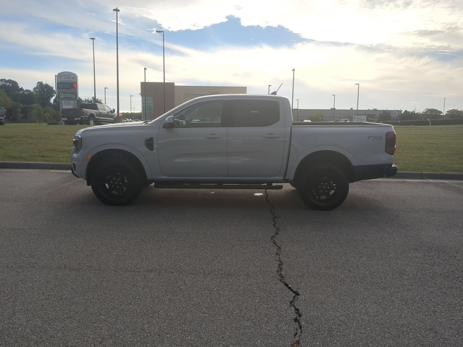 Used 2026 Ford Ranger Lariat w/ FX4 Off-Road Package AWD/4WD image 6