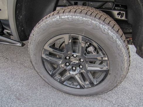 New 2025 Chevrolet Colorado Trail Boss w/ Midnight Edition image 10