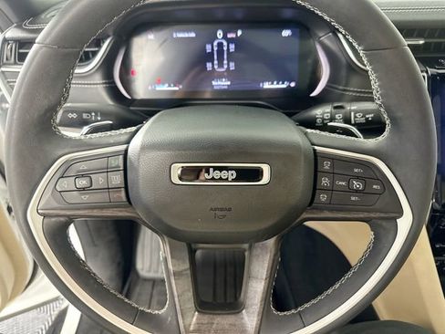 Used 2023 Jeep Grand Cherokee L Limited w/ Luxury Tech Group II AWD/4WD image 21