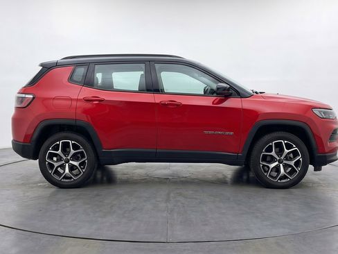 Used 2025 Jeep Compass Limited AWD/4WD image 11