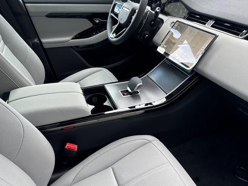 New 2026 Land Rover Range Rover Evoque S AWD/4WD image 17
