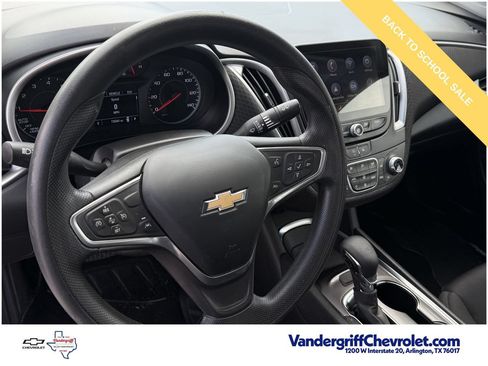 Used 2023 Chevrolet Malibu LT FWD image 11