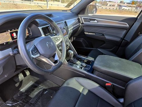 Used 2022 Volkswagen Atlas Cross Sport SEL image 29