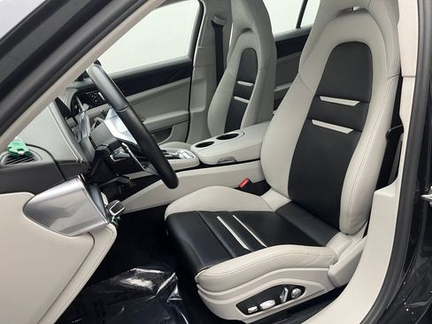 Used 2019 Porsche Panamera 4 image 5