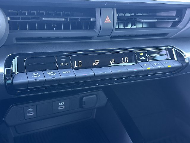 New 2027 Toyota Prius LE FWD image 22
