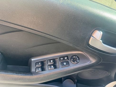 Used 2017 Kia Forte LX image 10