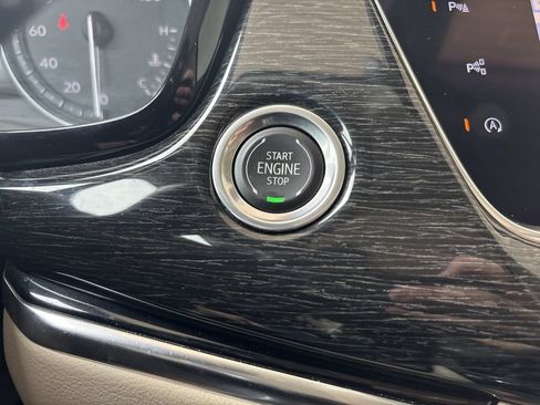 Used 2020 Cadillac XT6 Premium Luxury FWD image 17