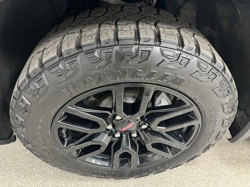 Used 2024 GMC Sierra 1500 Elevation w/ Elevation Premium Package AWD/4WD image 18