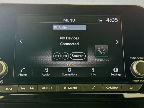 Used 2024 Nissan Pathfinder SV FWD image 19