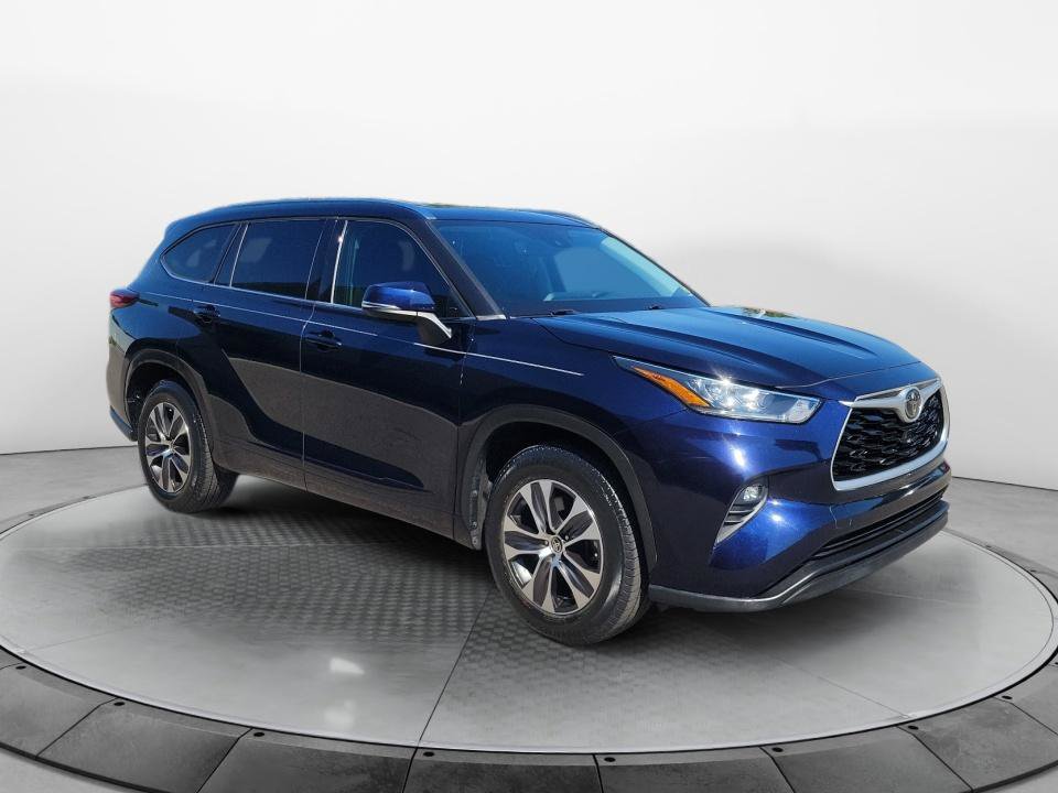 Used 2020 Toyota Highlander XLE FWD image 1