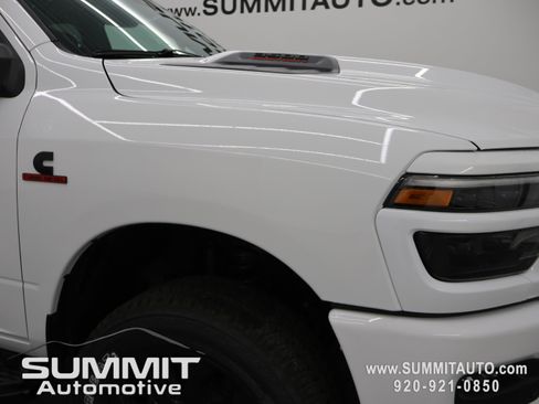 New 2026 RAM 3500 Laramie AWD/4WD image 22