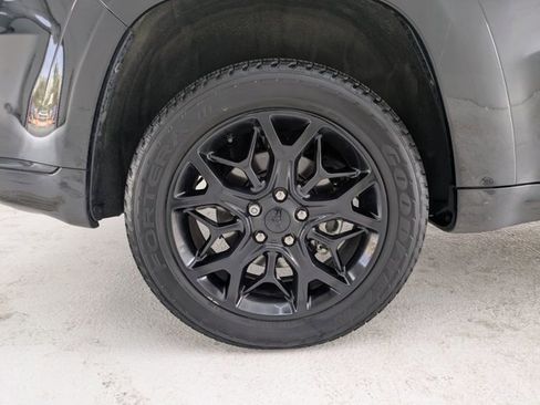 Used 2021 Jeep Grand Cherokee Limited X image 22