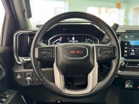 Used 2024 GMC Sierra 1500 SLT image 19