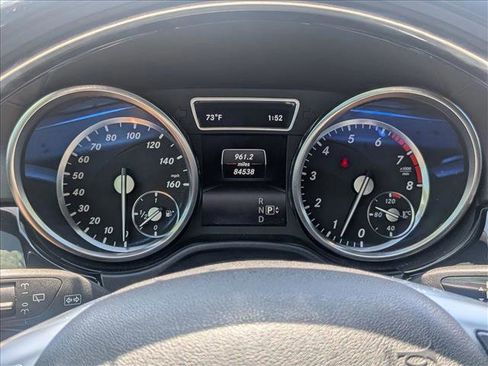 Used 2015 Mercedes-Benz GL 550 4MATIC image 7