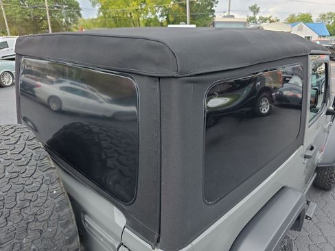 Used 2018 Jeep Wrangler Rubicon w/ Cold Weather Group image 27