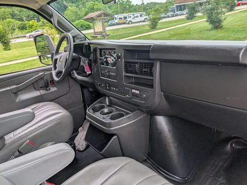 Used 2024 Chevrolet Express 3500 w/ Power Convenience Package RWD image 19