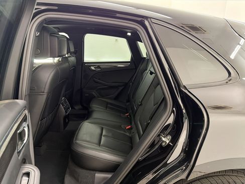 Certified 2024 Porsche Macan S AWD/4WD image 20