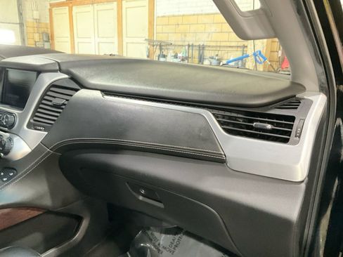 Used 2018 GMC Yukon SLT image 25