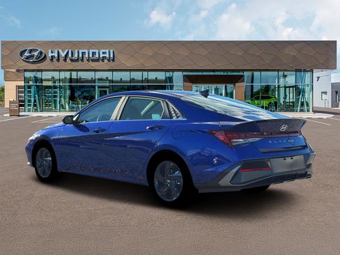 New 2026 Hyundai Elantra SEL Sport Premium FWD image 4