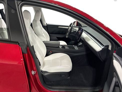 Certified 2023 Tesla Model Y Long Range AWD/4WD image 13