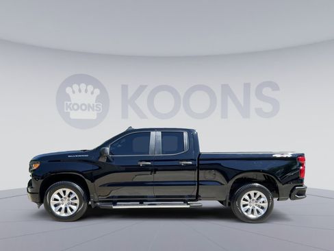 Used 2022 Chevrolet Silverado 1500 Custom AWD/4WD image 2