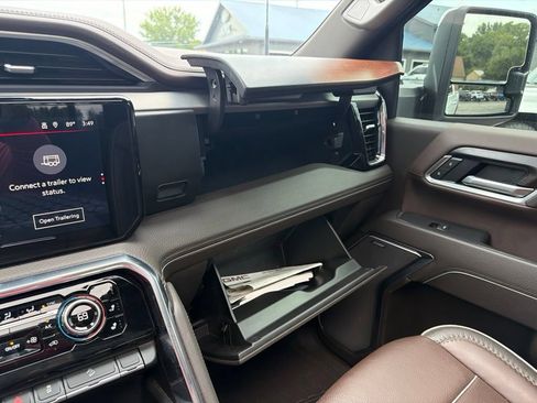 Used 2025 GMC Sierra 2500 Denali w/ Denali Reserve Package AWD/4WD image 37