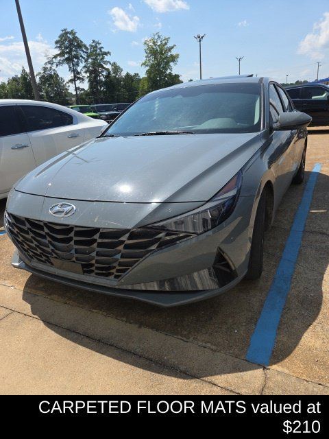 Used 2023 Hyundai Elantra Limited FWD image 2