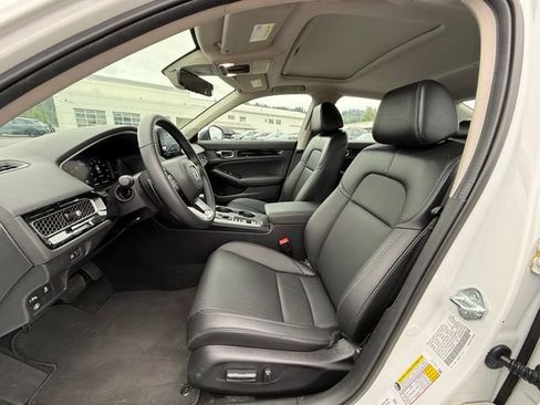 Used 2022 Honda Civic Touring image 11